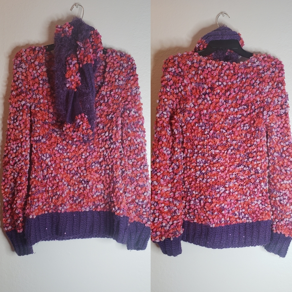 Hand made knitted sweater with infinity sc…